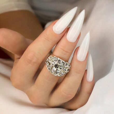manucure ongle stiletto