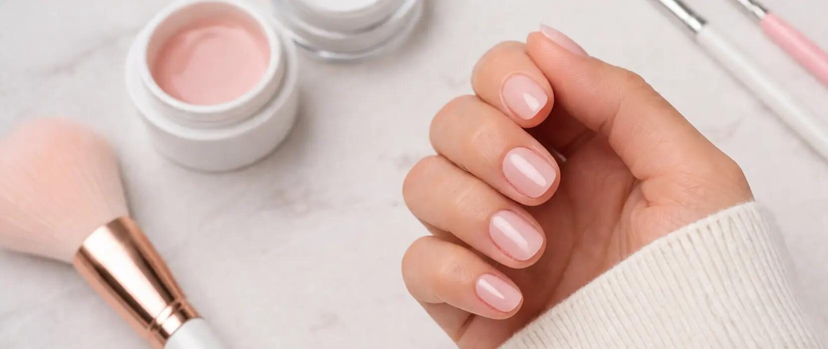 Gel ou résine pour les ongles : que choisir pour votre pose ?
