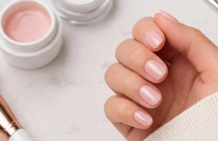 Gel ou résine pour les ongles : que choisir pour votre pose ?