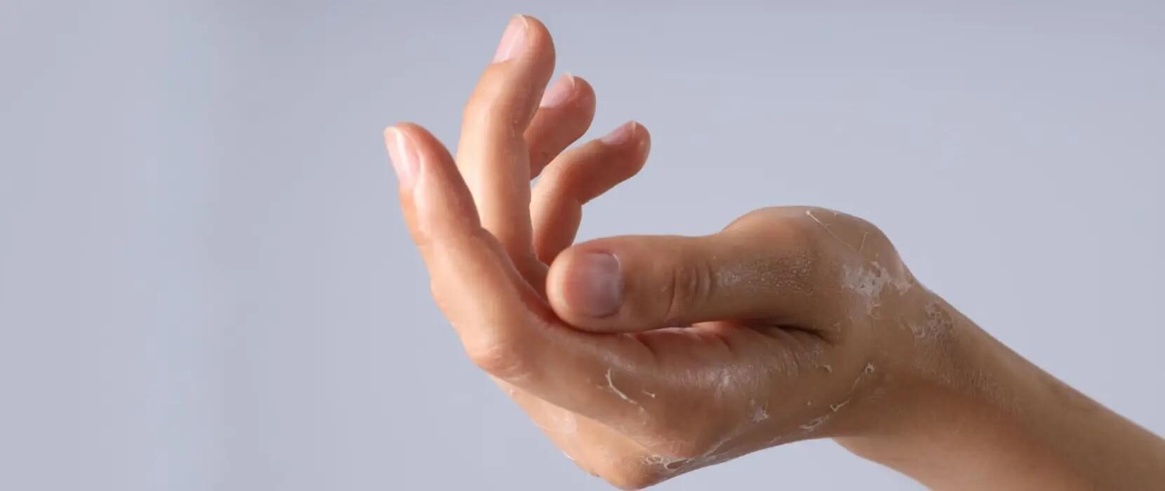 Les causes d&rsquo;un ongle mou et comment y remédier