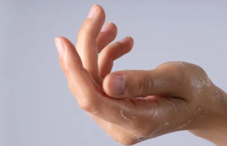 Les causes d&rsquo;un ongle mou et comment y remédier