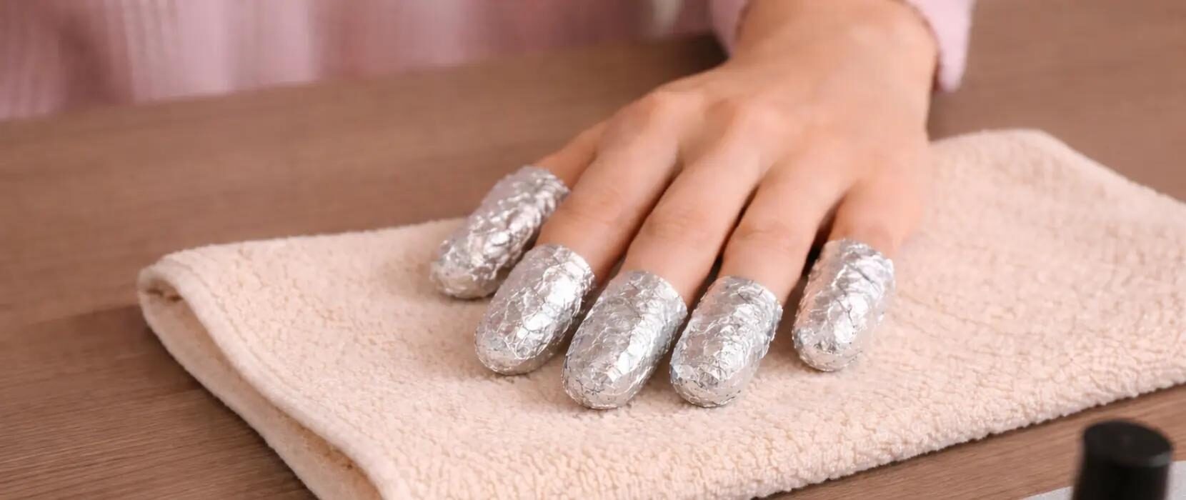 Comment retirer du vernis semi-permanent sans abîmer vos ongles ?