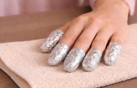 Comment retirer du vernis semi-permanent sans abîmer vos ongles ?