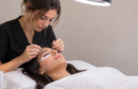 Rentabilité extension de cils : revenus, marges et conseils pour réussir